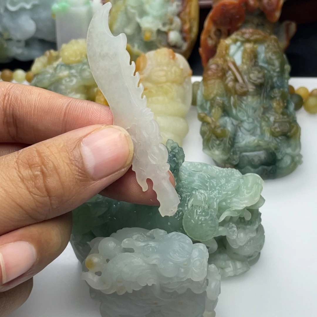 定制翡翠未镶嵌宝刀