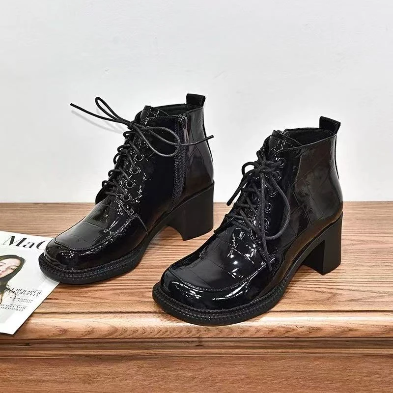 真皮时装靴圆头中跟8722