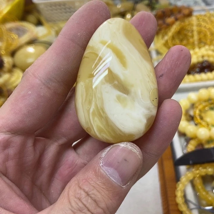 壮***0蜜蜡未镶嵌裸石吊坠