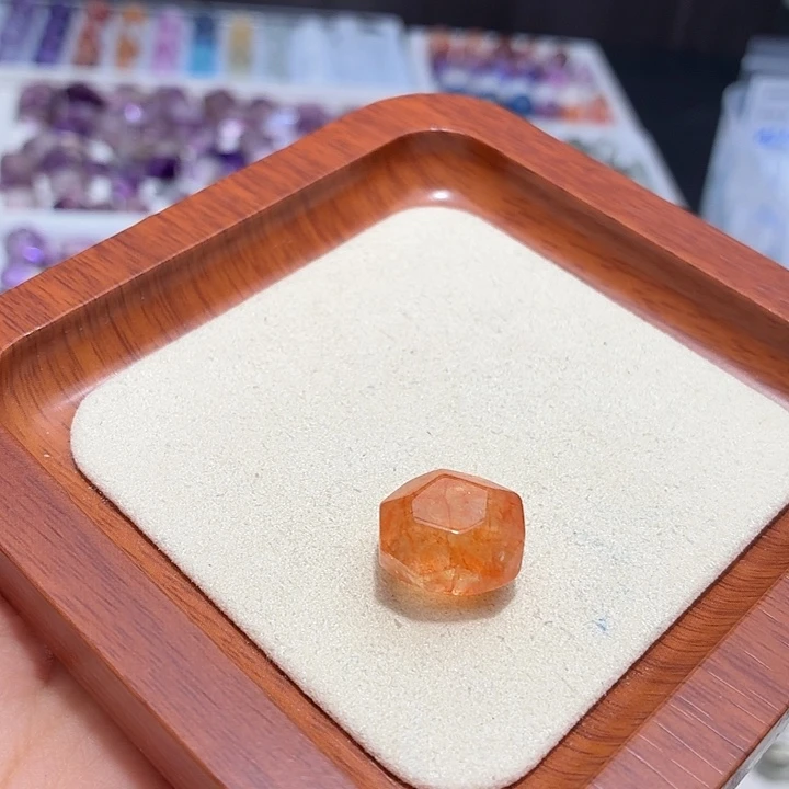 未镶嵌珠宝半成品水晶胶花随型打孔定制不退换