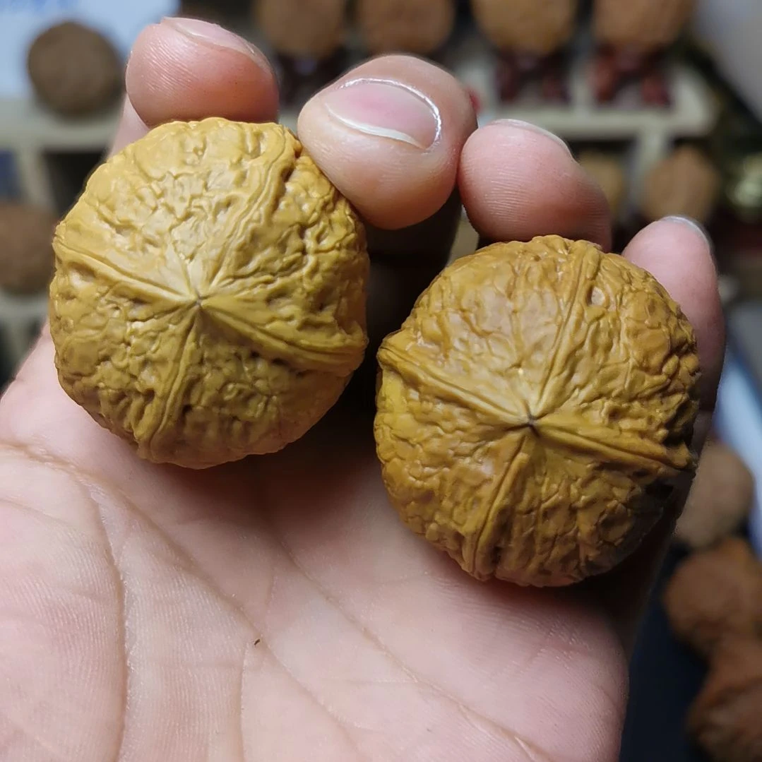 核桃文玩核桃高端小众云铁四棱蟒皮纹鸡蛋圆38-40尺