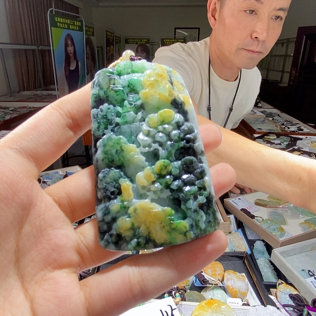 翡翠未镶嵌颈饰翡翠