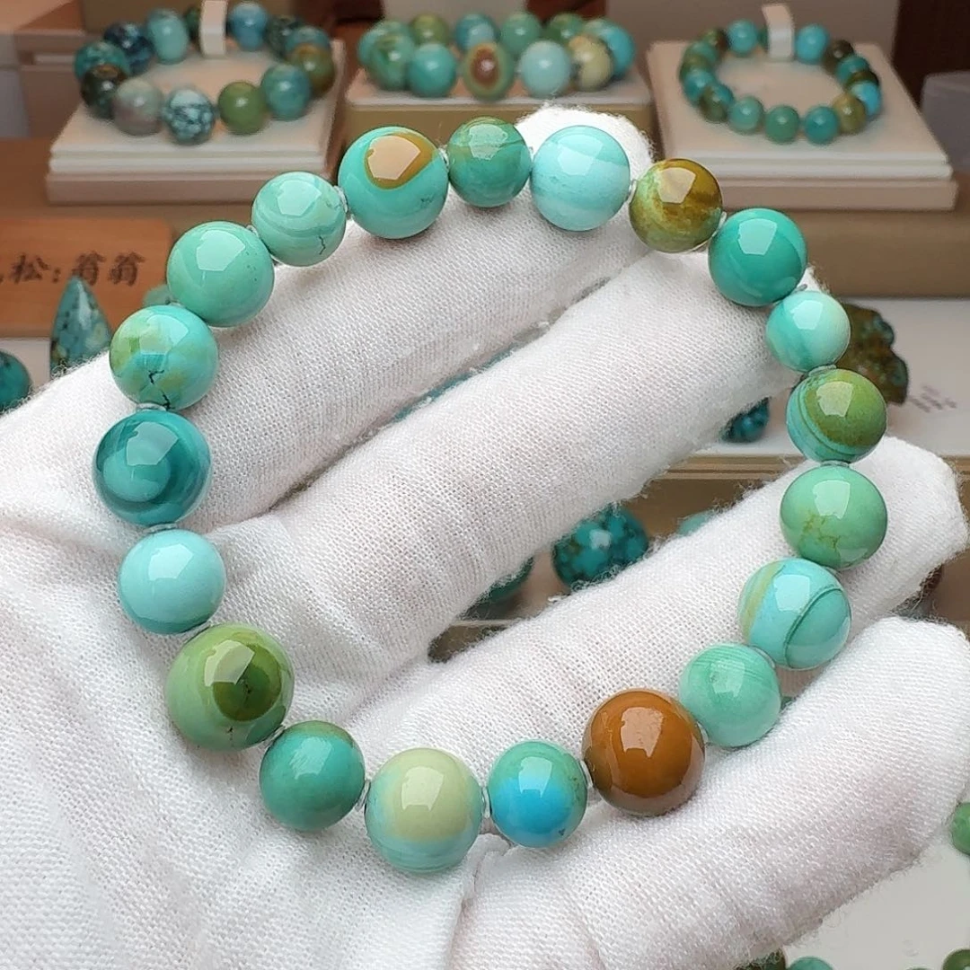 绿松石未镶嵌颈饰