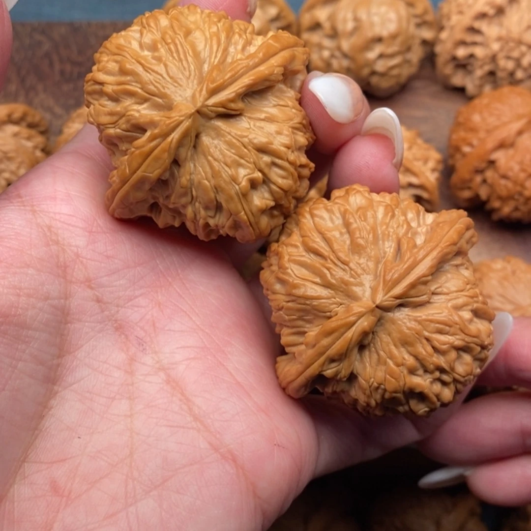 文玩核桃把件全品，毕业闷白47