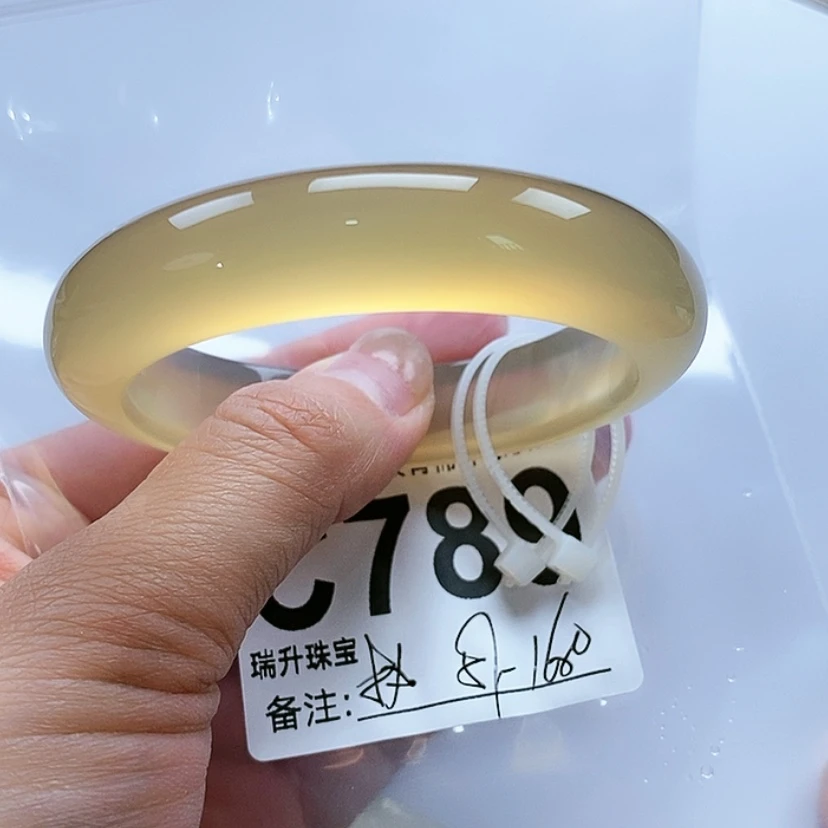 【闪购商品】玛瑙/玉髓手镯未镶嵌执***年