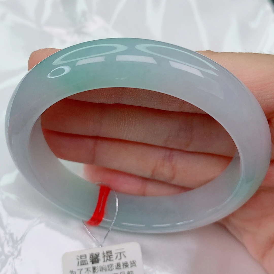 未镶嵌手镯翡翠56.2正圈，胶润细腻
