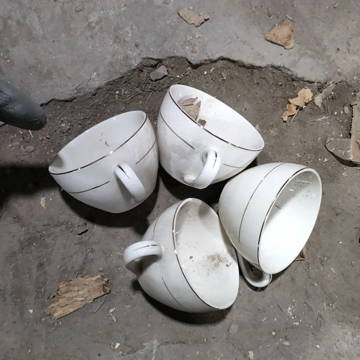 摆件陶瓷盘子碗啥都有