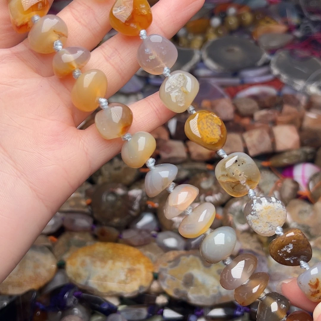 玛瑙/玉髓合金珠宝半成品G470。天然玛瑙随形糖豆一条