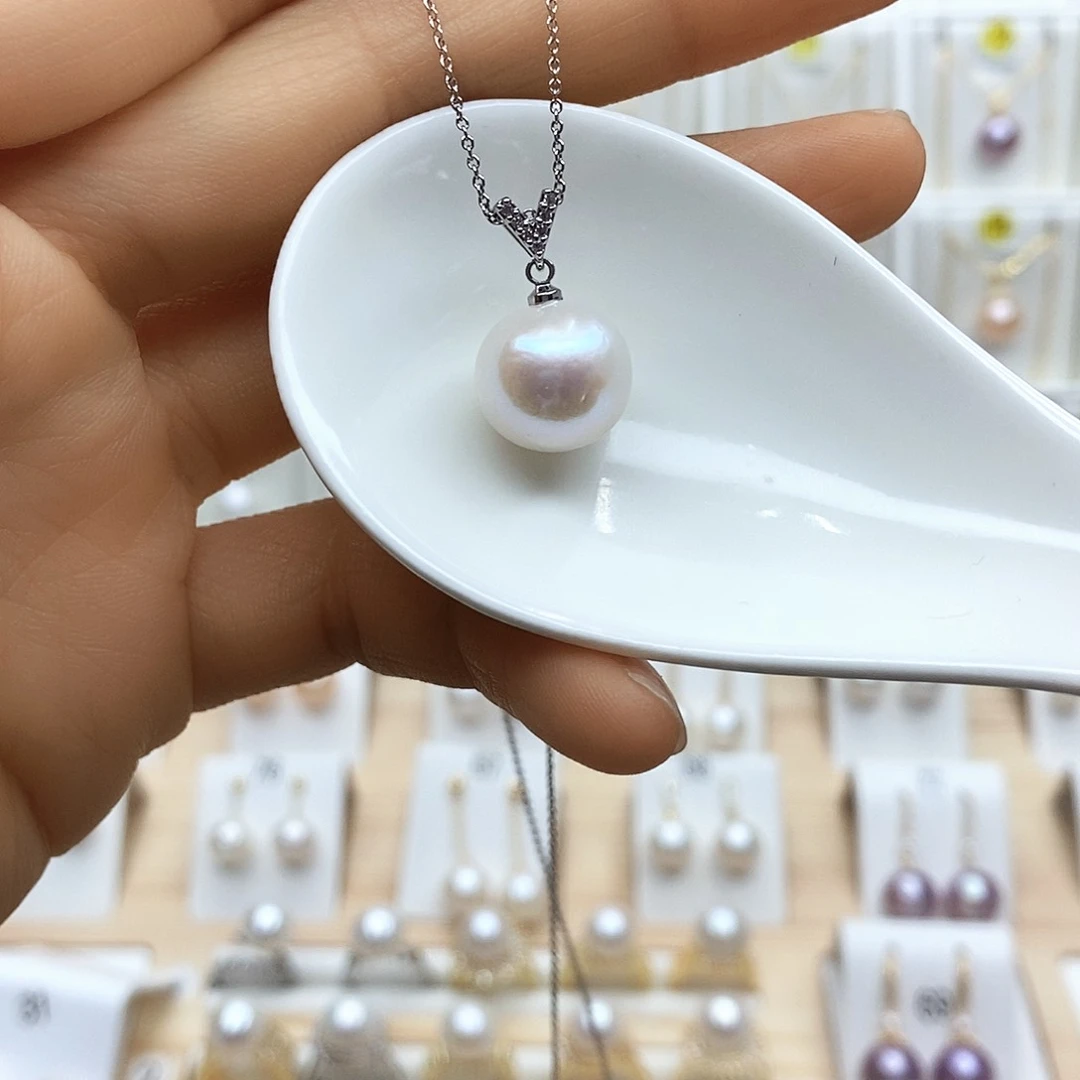 淡水珍珠颈饰合金