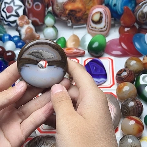 玛瑙/玉髓颈饰未镶嵌