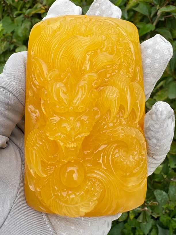 假一赔十，天然琥珀蜜蜡，蜜蜡雕刻件，蜜蜡龙牌吊坠，编号： 26