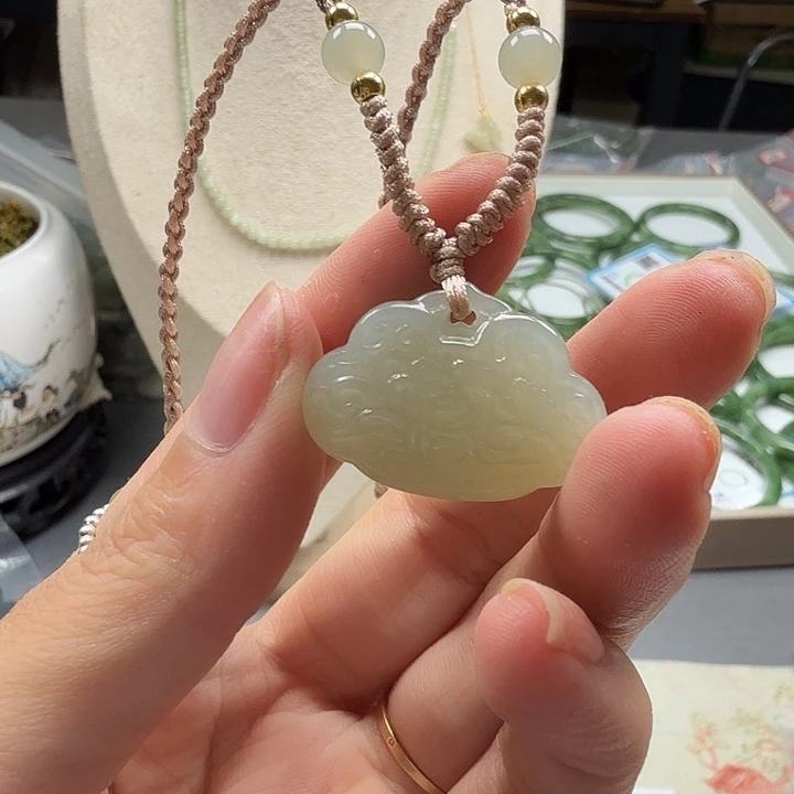 和田玉未镶嵌颈饰33