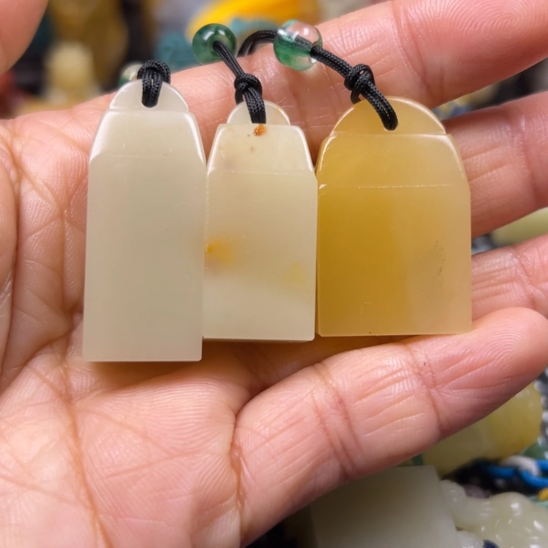 寿山石印石芙蓉石如意钮印章3方