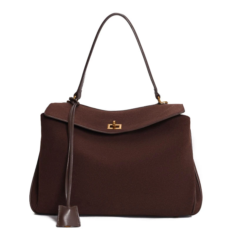 2025新款百搭轻奢潮流单肩斜挎包 5027+巧克力挂饰 35*11*24cm