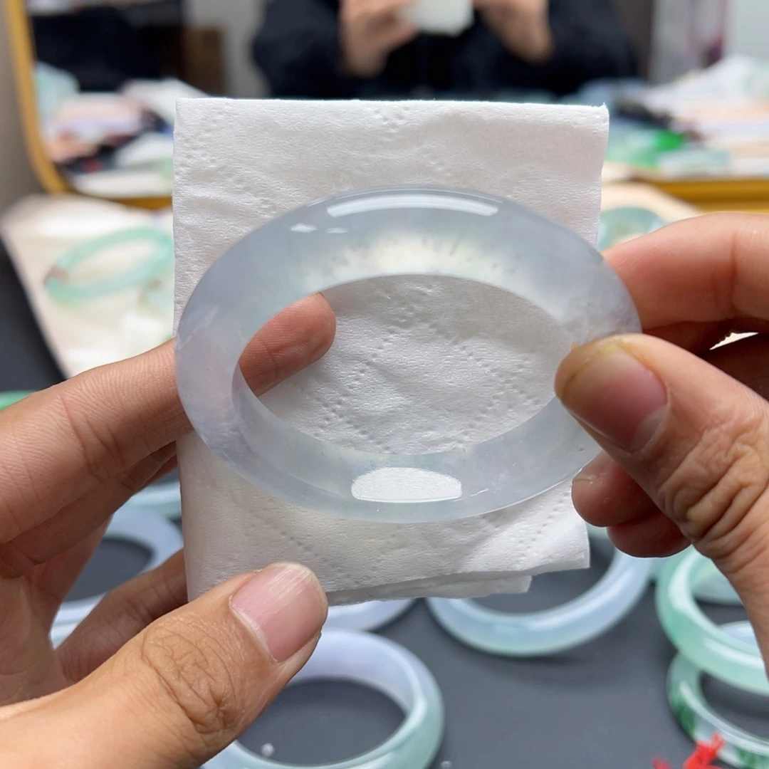 翡翠手镯未镶嵌白月光