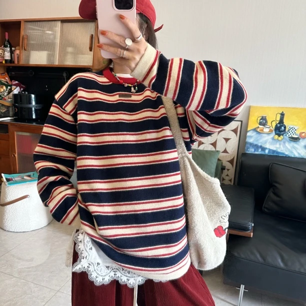 qiqi/琦琦推荐韩版宽松百搭经典条纹圆领小皮标套头秋冬加绒毛衣