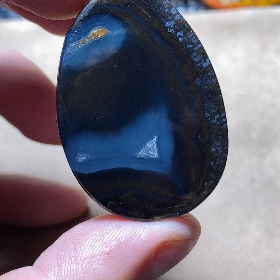 玛瑙/玉髓颈饰未镶嵌月**泉