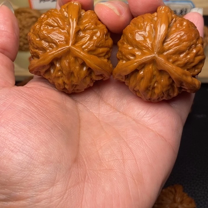 文玩核桃把件仰***自工艺三棱