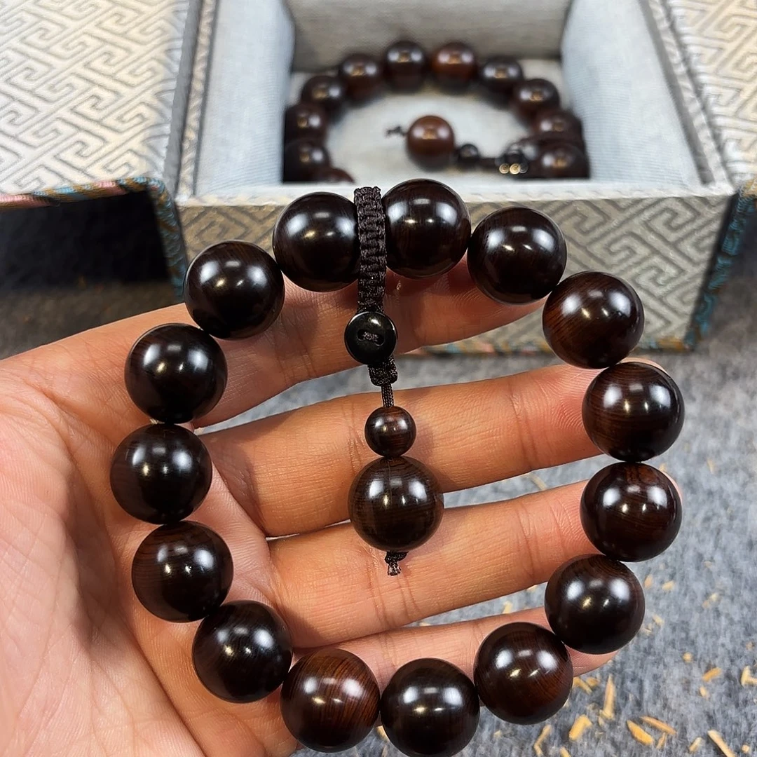 崖柏太行崖柏绿色结油手串五灵脂1.5国工收藏品