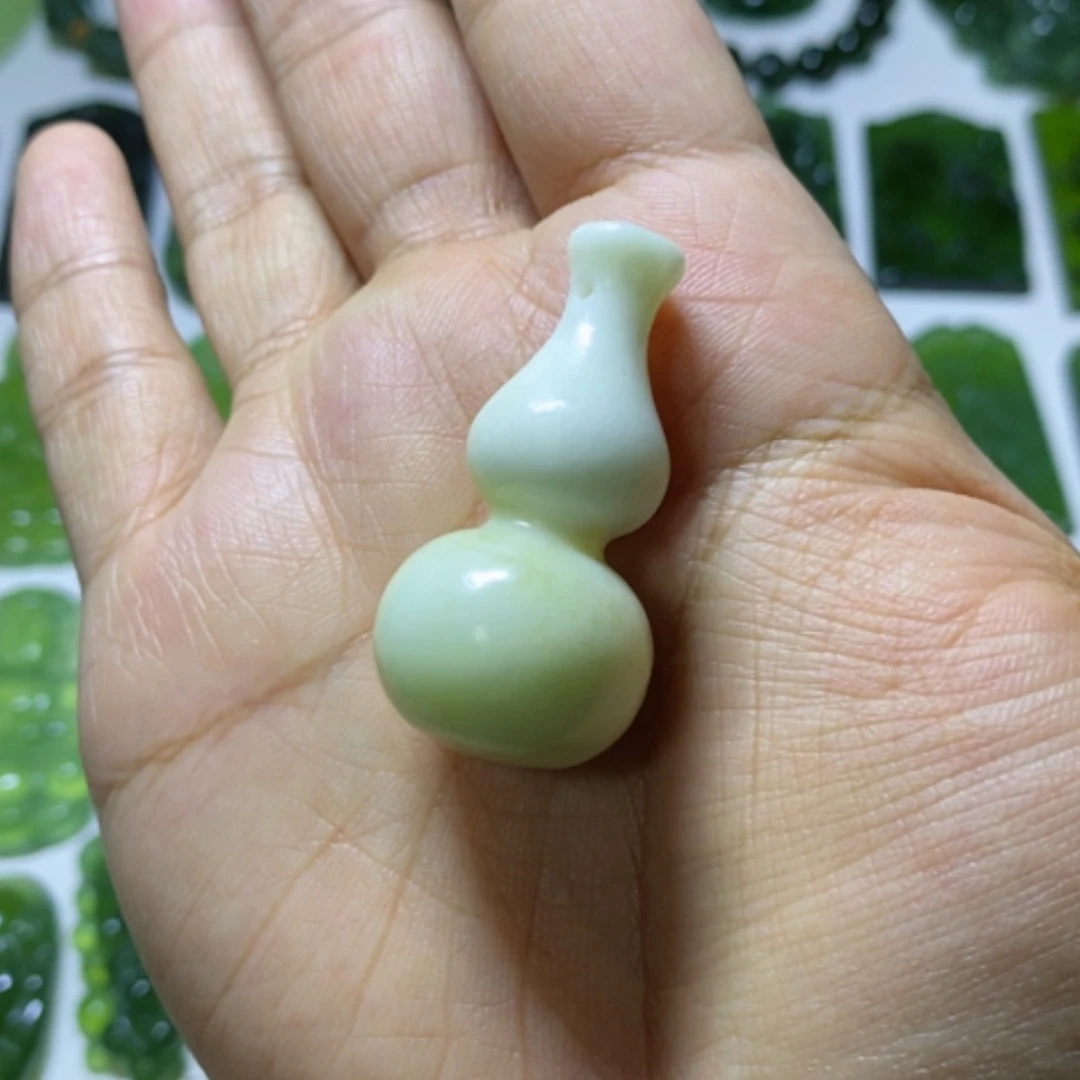 【闪购商品】未镶嵌蛇纹石玉颈饰