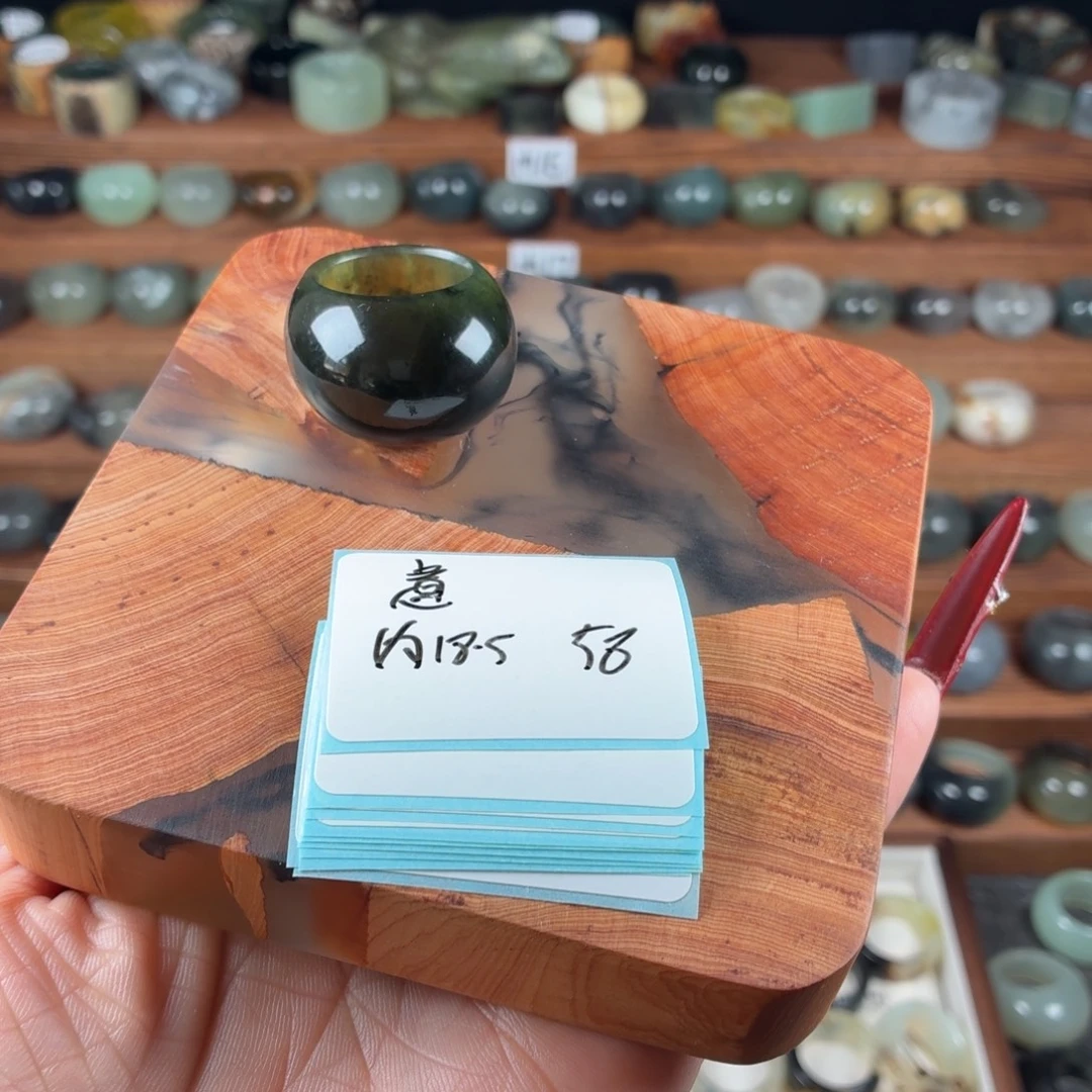 意****蛇纹石玉未镶嵌戒指