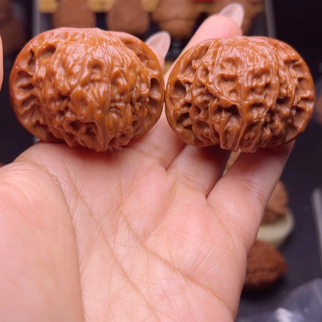 文玩核桃吊坠45.5尺红磨