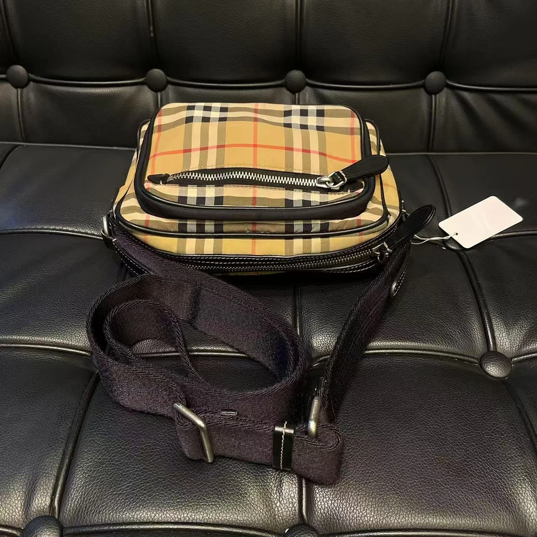 95新 BURBERRY/博柏利 二弟/95新/1846/单肩包