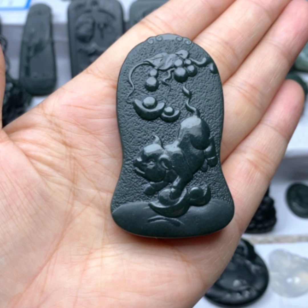 【闪购商品】颈饰未镶嵌和田玉（青玉）双面雕刻