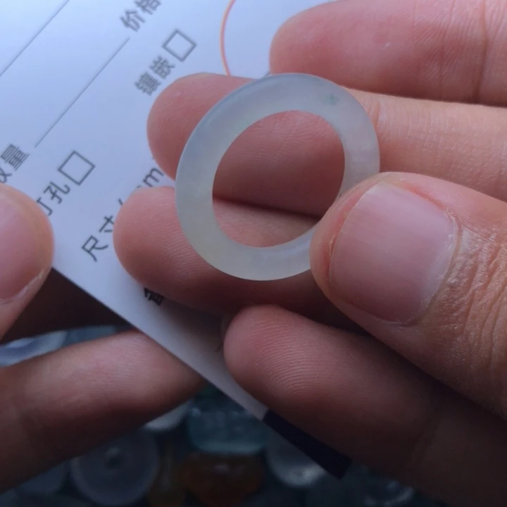 定制翡翠未镶嵌挂件