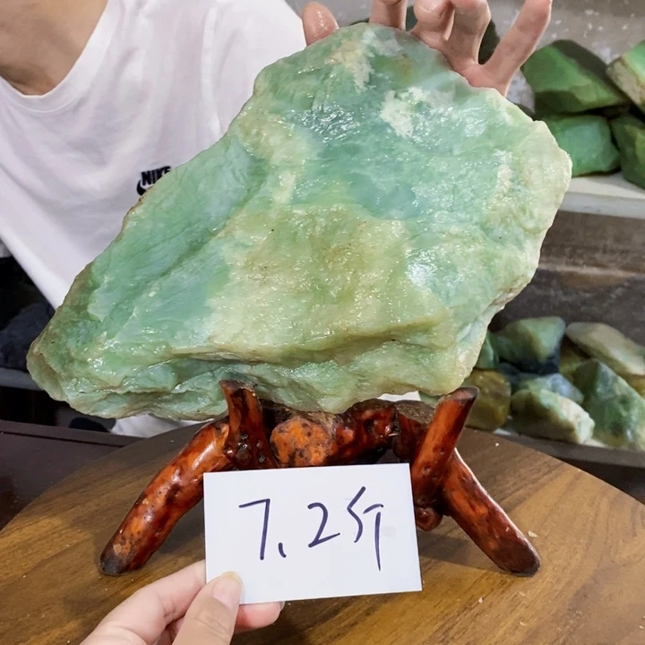 用***3未镶嵌蛇纹石玉原石