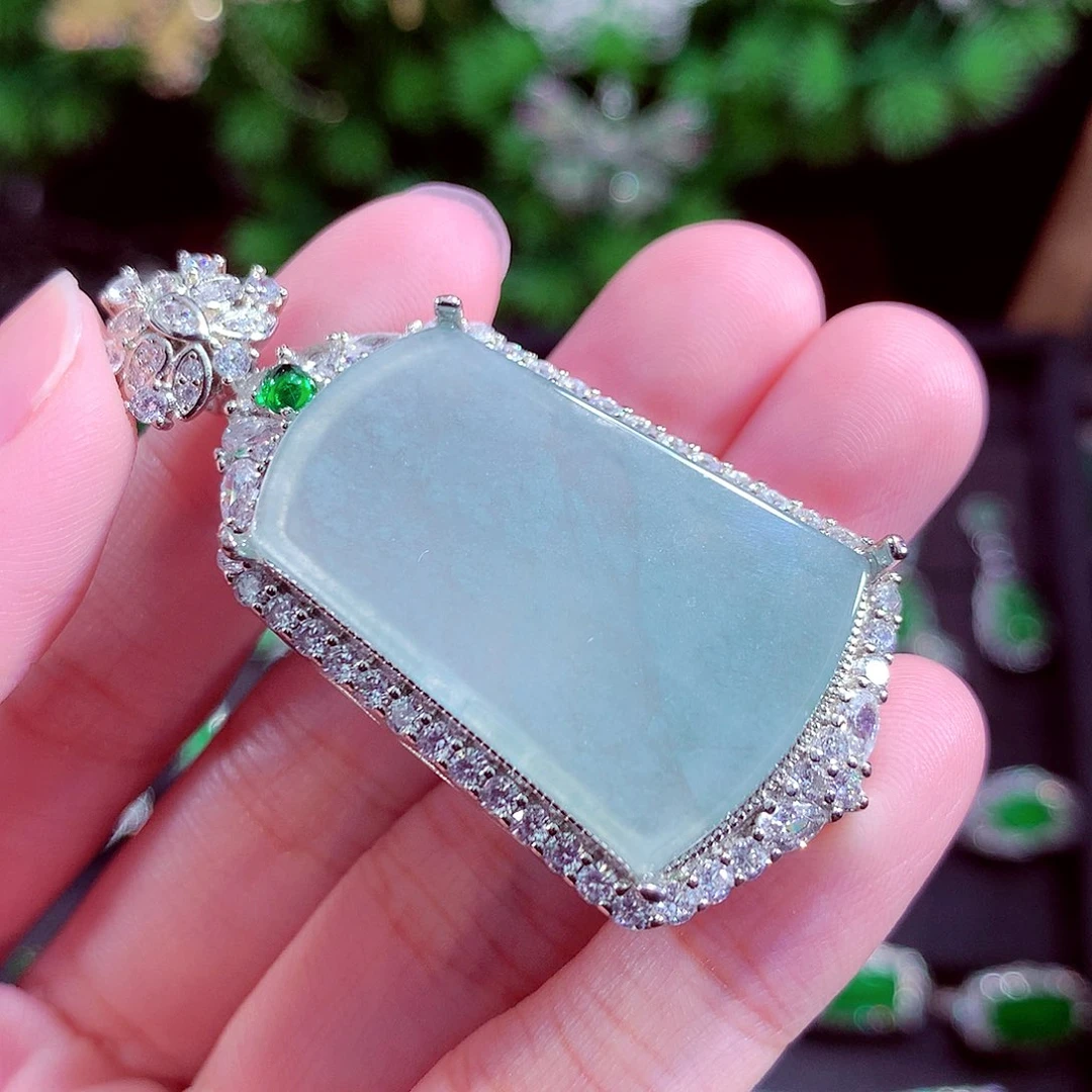 颈饰未镶嵌翡翠天然