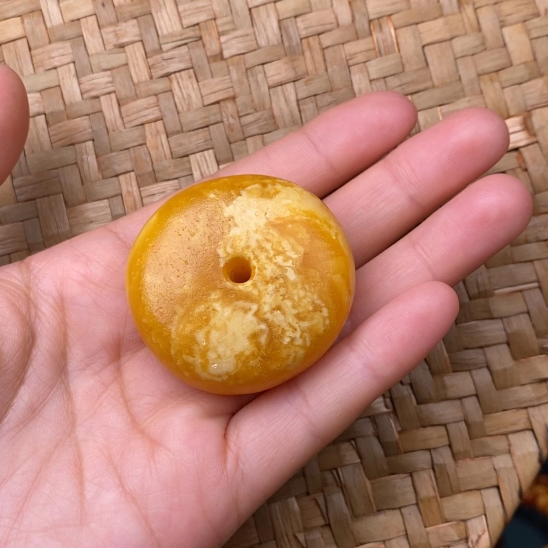 蜜蜡裸石未镶嵌蜜蜡