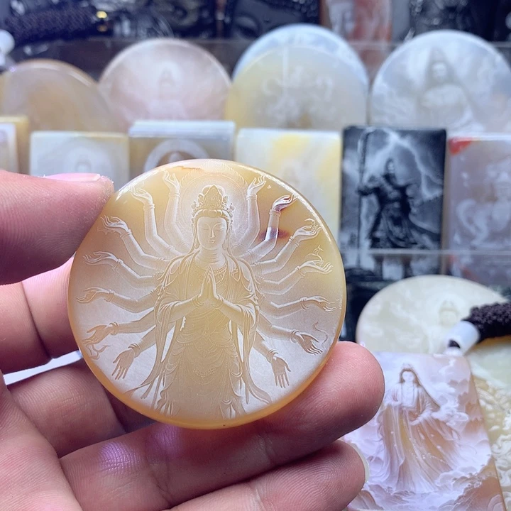 未镶嵌颈饰玛瑙/玉髓黄****）