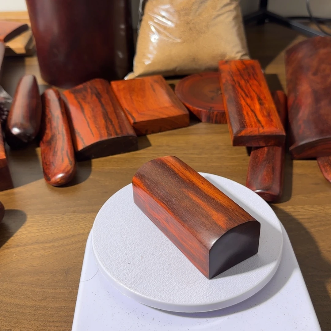 嗯***嗯木印度小叶紫檀手把件