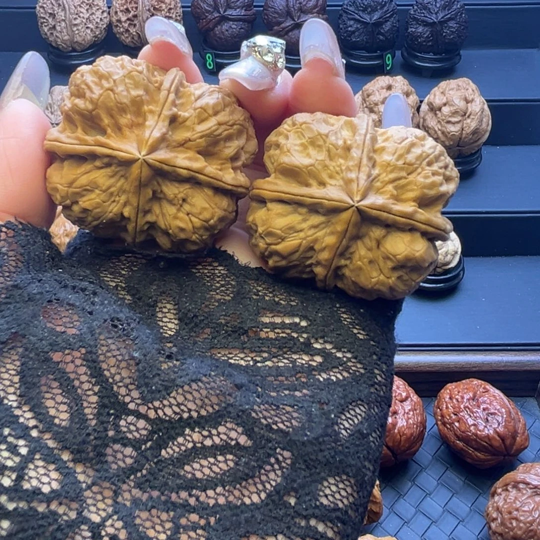 文玩核桃把件玉璧四棱