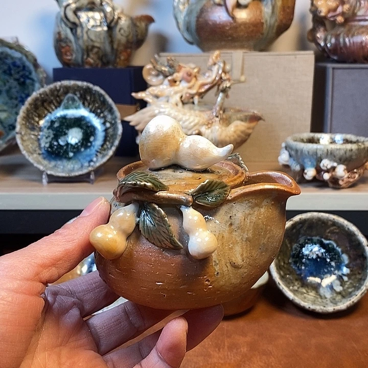 瓷片我们的确是一个人