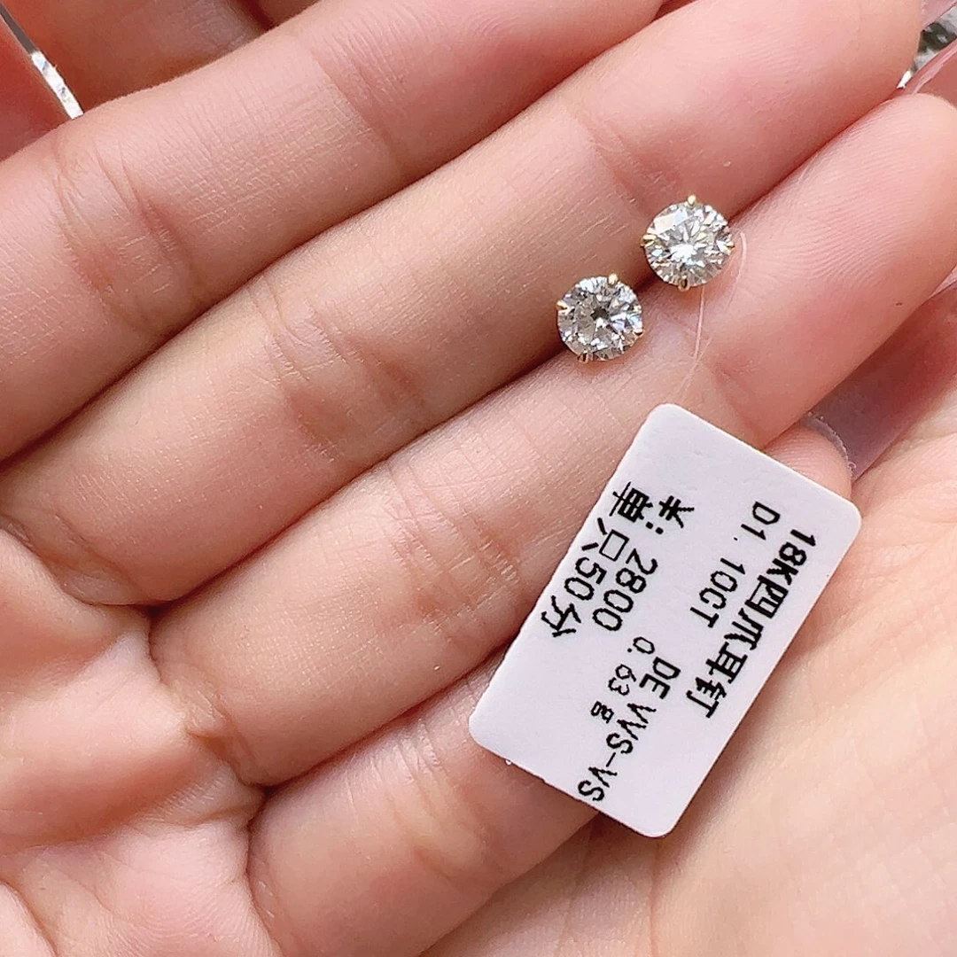 耳钉实验室培育钻石18K金镶嵌1.1克拉K黄四爪耳钉单只约55分