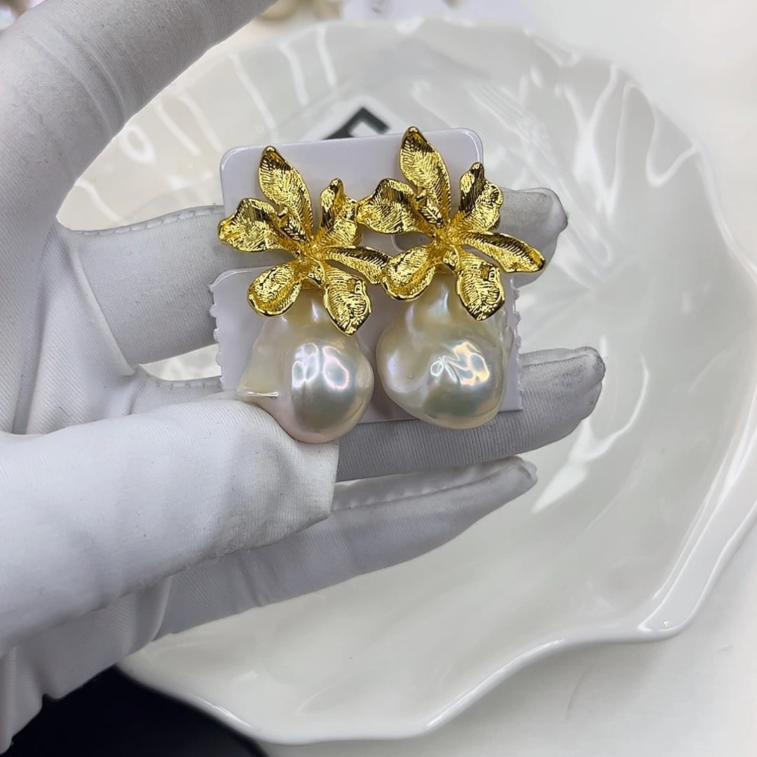 淡水珍珠合金耳饰