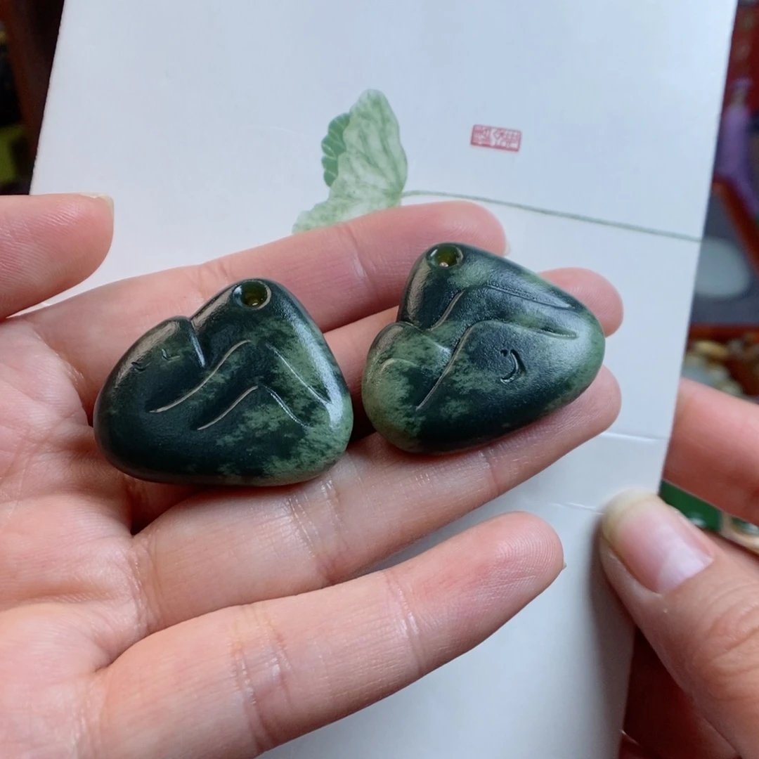 和田玉颈饰未镶嵌拍一发二沙枣青