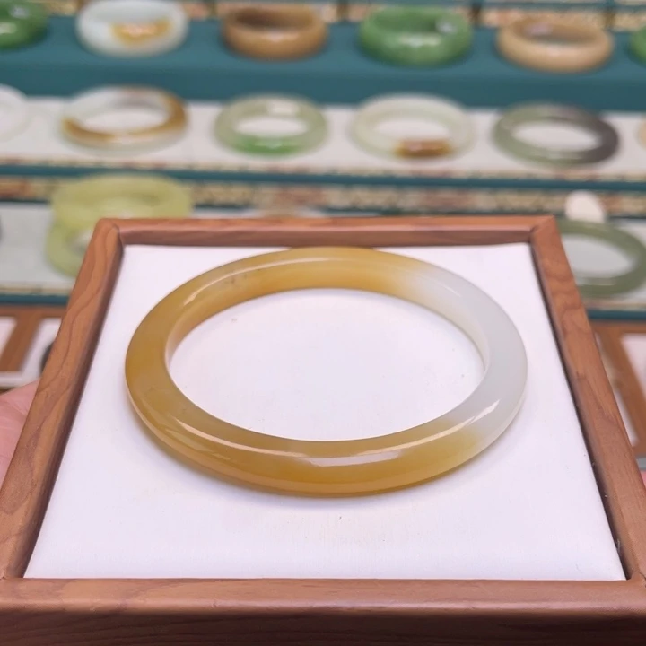 和田玉手镯未镶嵌53