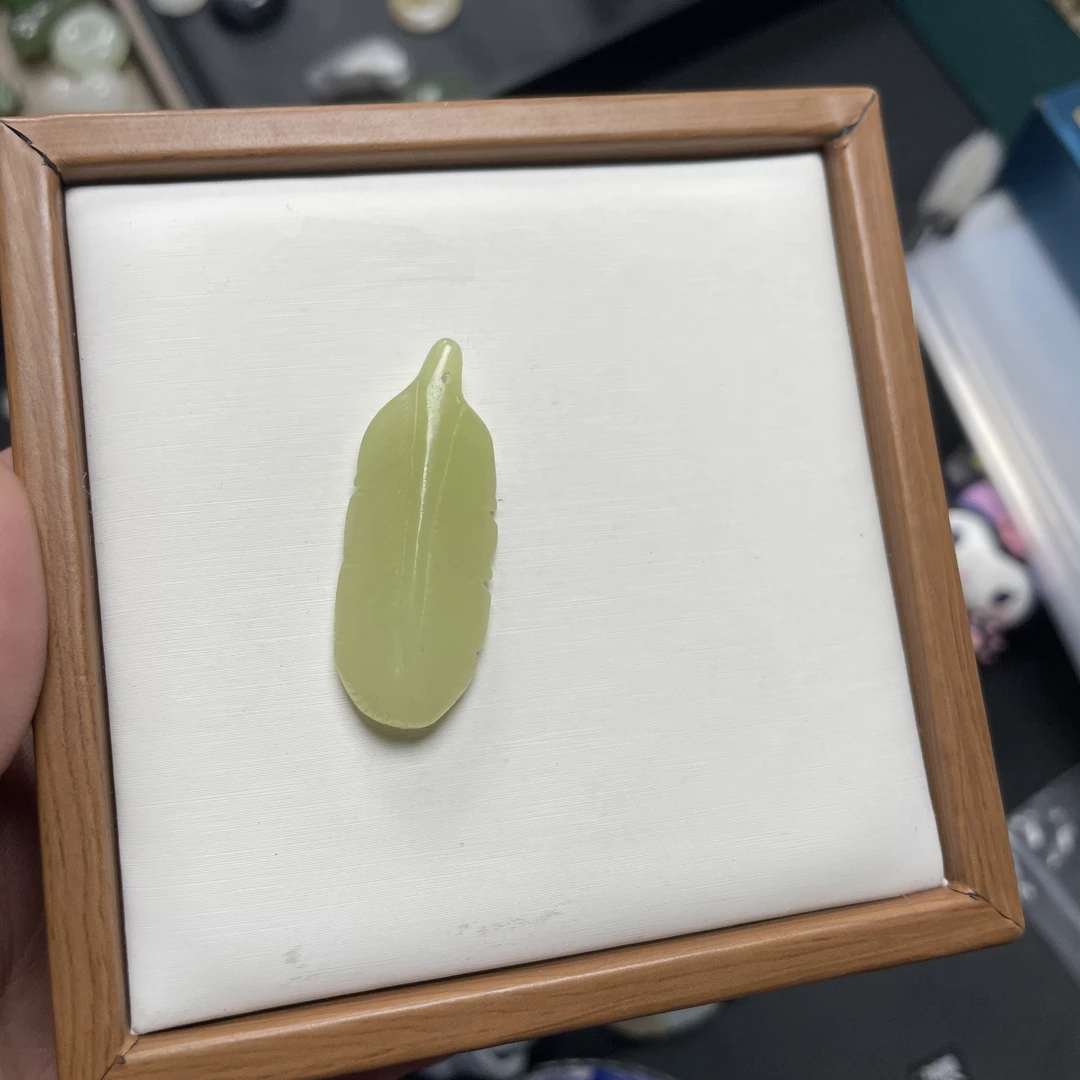 天然和田玉黄口吊坠