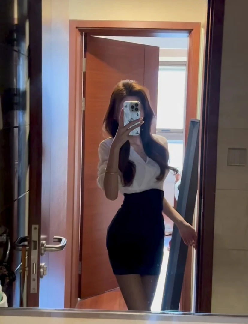 高智姐姐 御姐职场海妖风白色衬衫女长袖修身上衣包臀短裙套装春