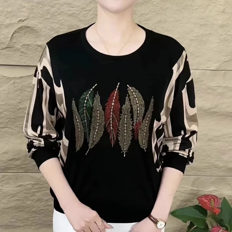 春季新款妈妈装减龄长袖圆领外穿烫钻小衫时尚宽松遮肚大码上衣