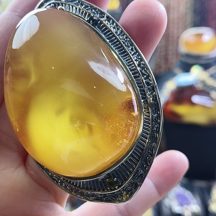 琥珀颈饰银S925镶嵌吊坠