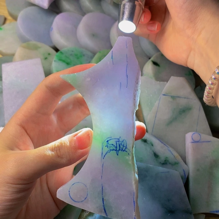 翡翠未镶嵌颈饰翡翠