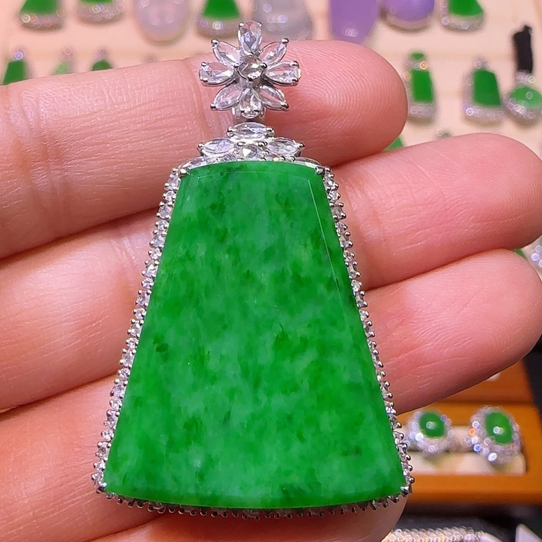 翡翠18K金镶嵌吊坠(不含链)