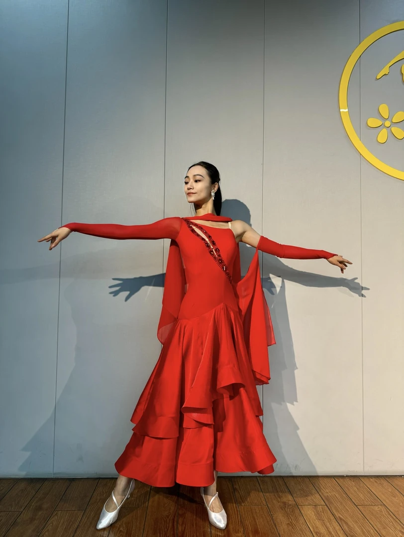 定制款-露背后舞蹈服高品质红色时尚性感修身连体摩登舞表演服