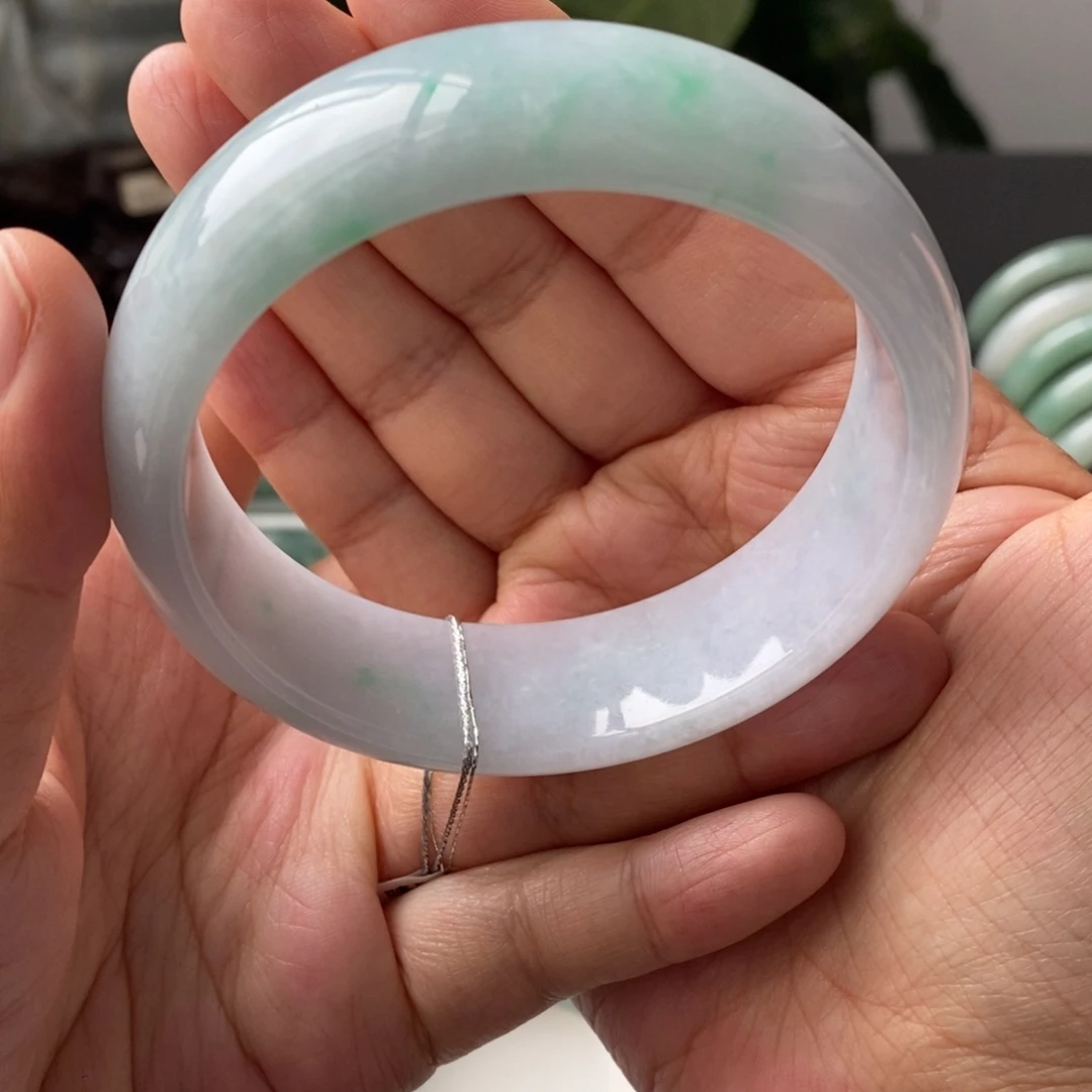 翡翠手镯未镶嵌天然