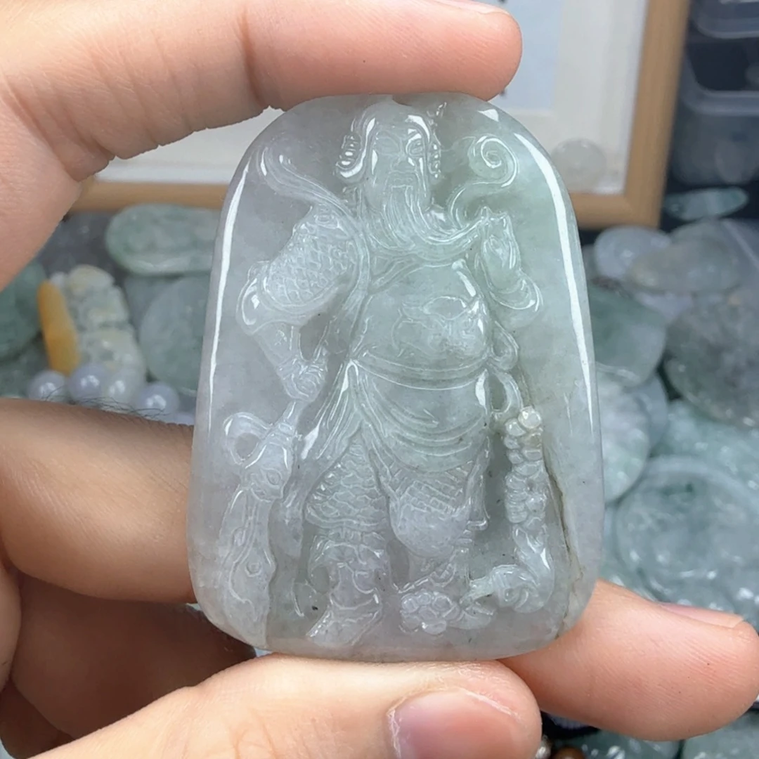 翡翠挂件未镶嵌翡翠