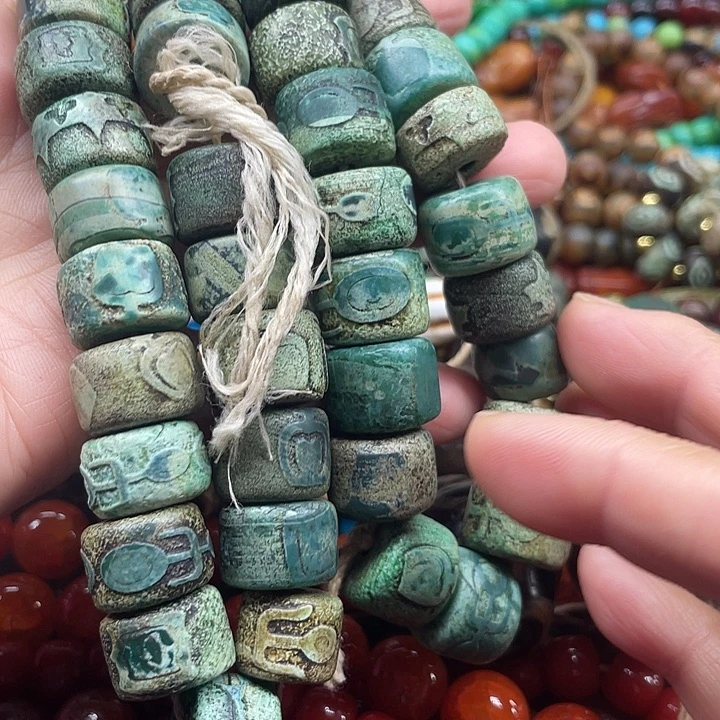 茹***妍玛瑙/玉髓未镶嵌颈饰